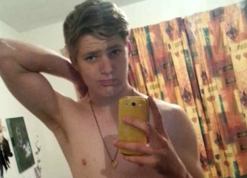 Selfpix from a 18 year old Boy Selfpix from a 18 year old Boy